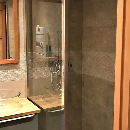 Renove 3 Pieces, 4 Pers, 2 Ch, En Plein Coeur De La Station, Proche Des Pistes Et Commerces - Fr-1-545-36 *