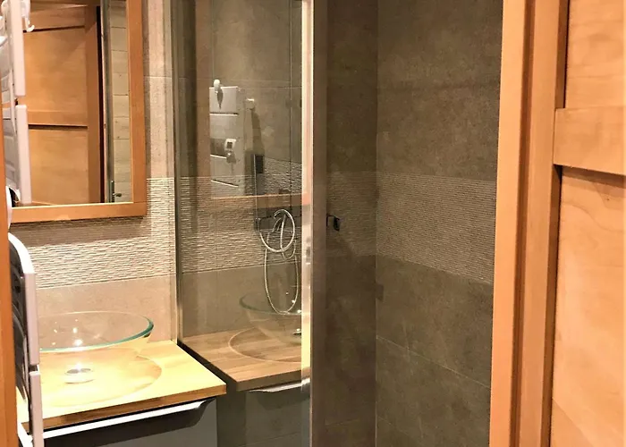 Renove 3 Pieces, 4 Pers, 2 Ch, En Plein Coeur De La Station, Proche Des Pistes Et Commerces - Fr-1-545-36 *